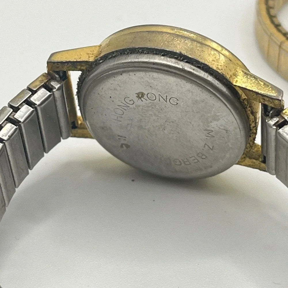 Lot of 8 Womens Fashion Watches Assorted Styles‎ Bands Faces